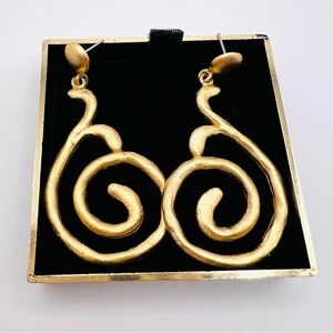 Vintage Carol Dauplaise Runway Gold Tone Swirl Dangle Drop Earrings
